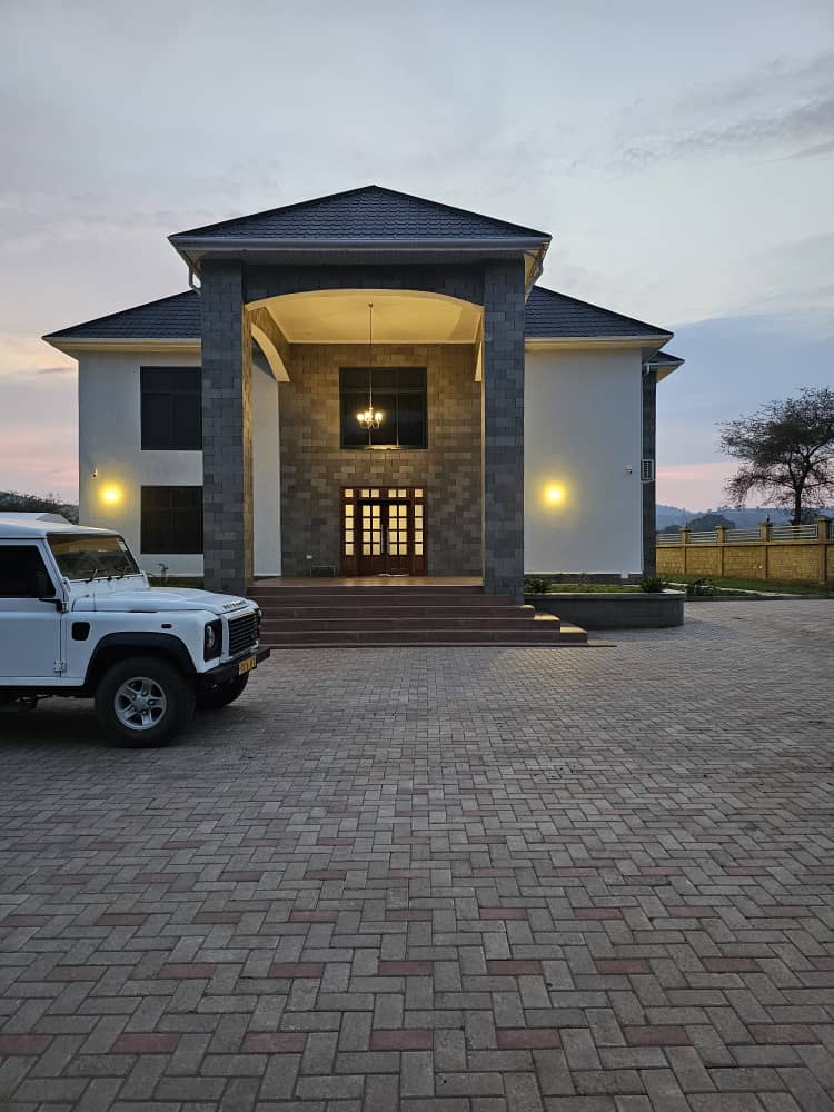 Nyumbani Peak property view 1
