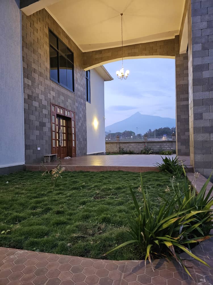 Nyumbani Peak property view 4